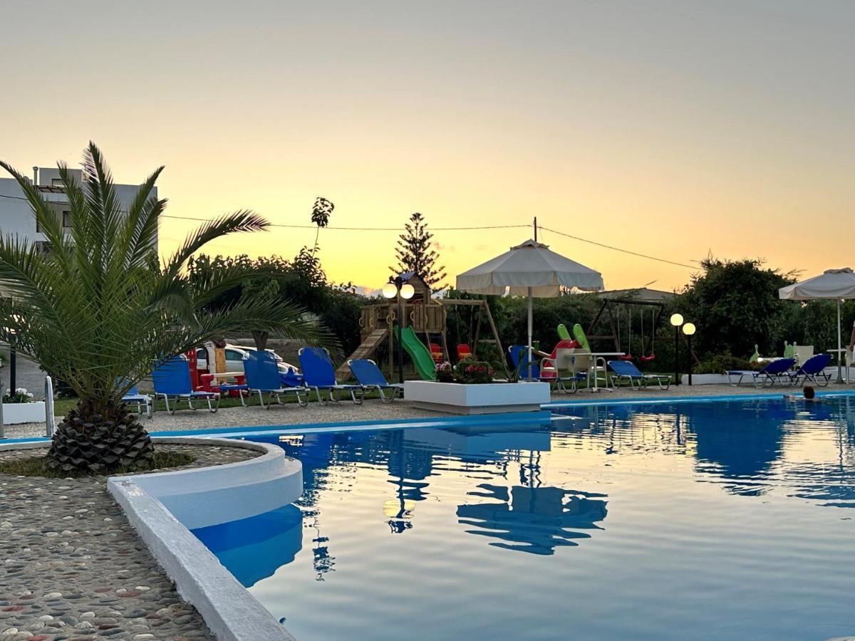 Albatross Hotel Maleme Eksteriør billede